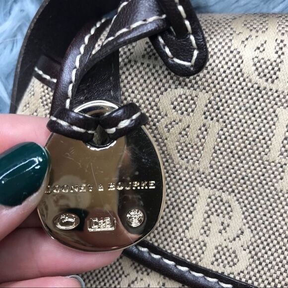 Authentic Dooney & Bourke Signature Logo - Picture 10 of 14